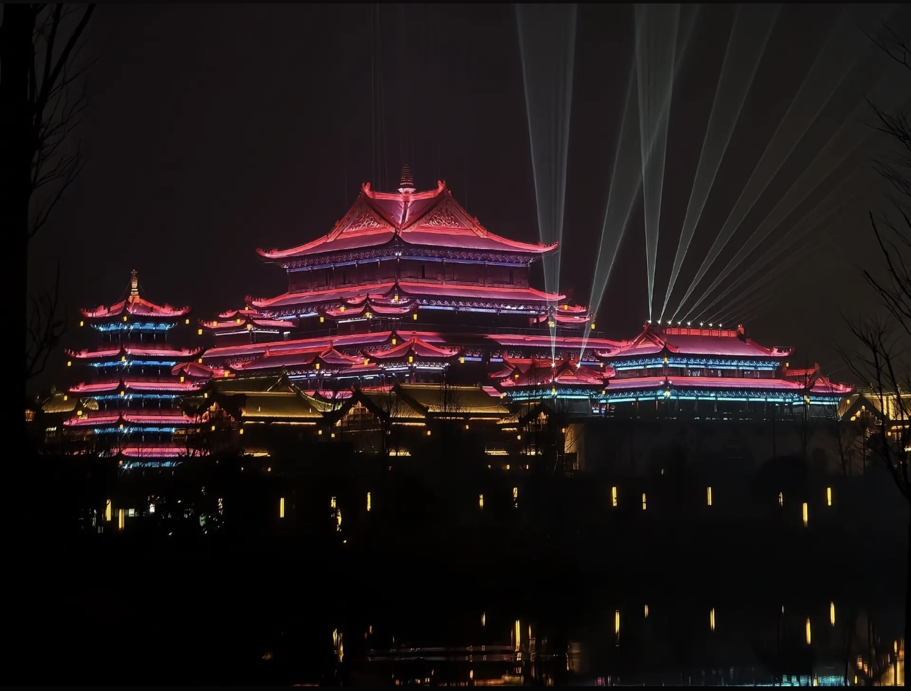 曲艺百花园仿古建筑灯光秀实拍