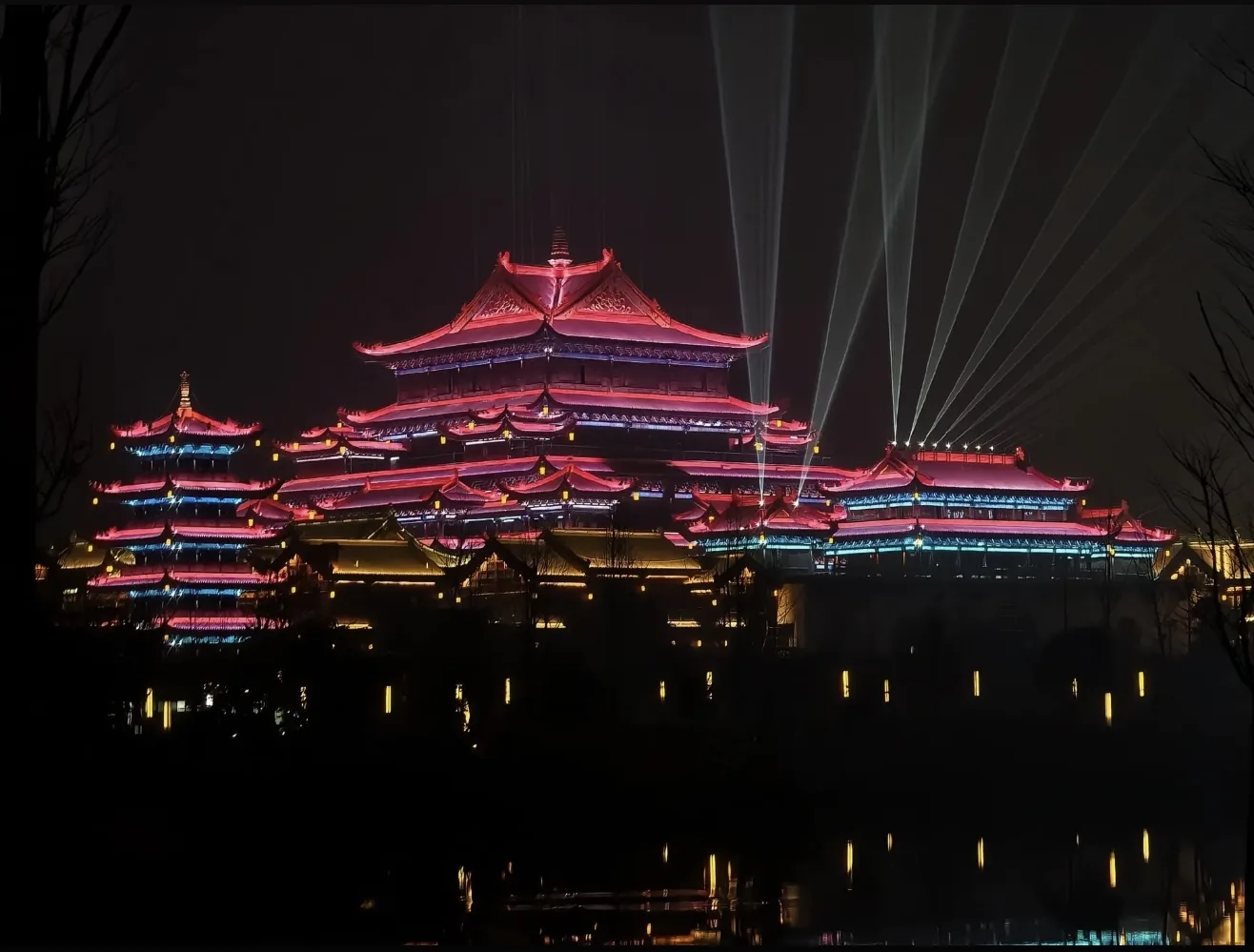 曲艺百花园仿古建筑灯光秀实拍